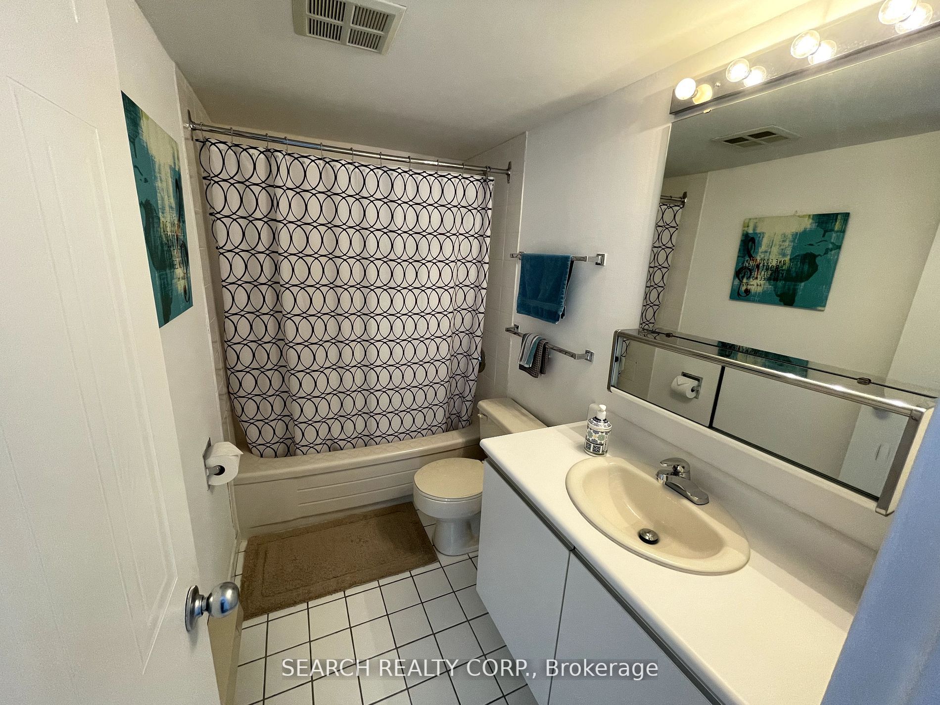 711 Rossland Rd E, #505