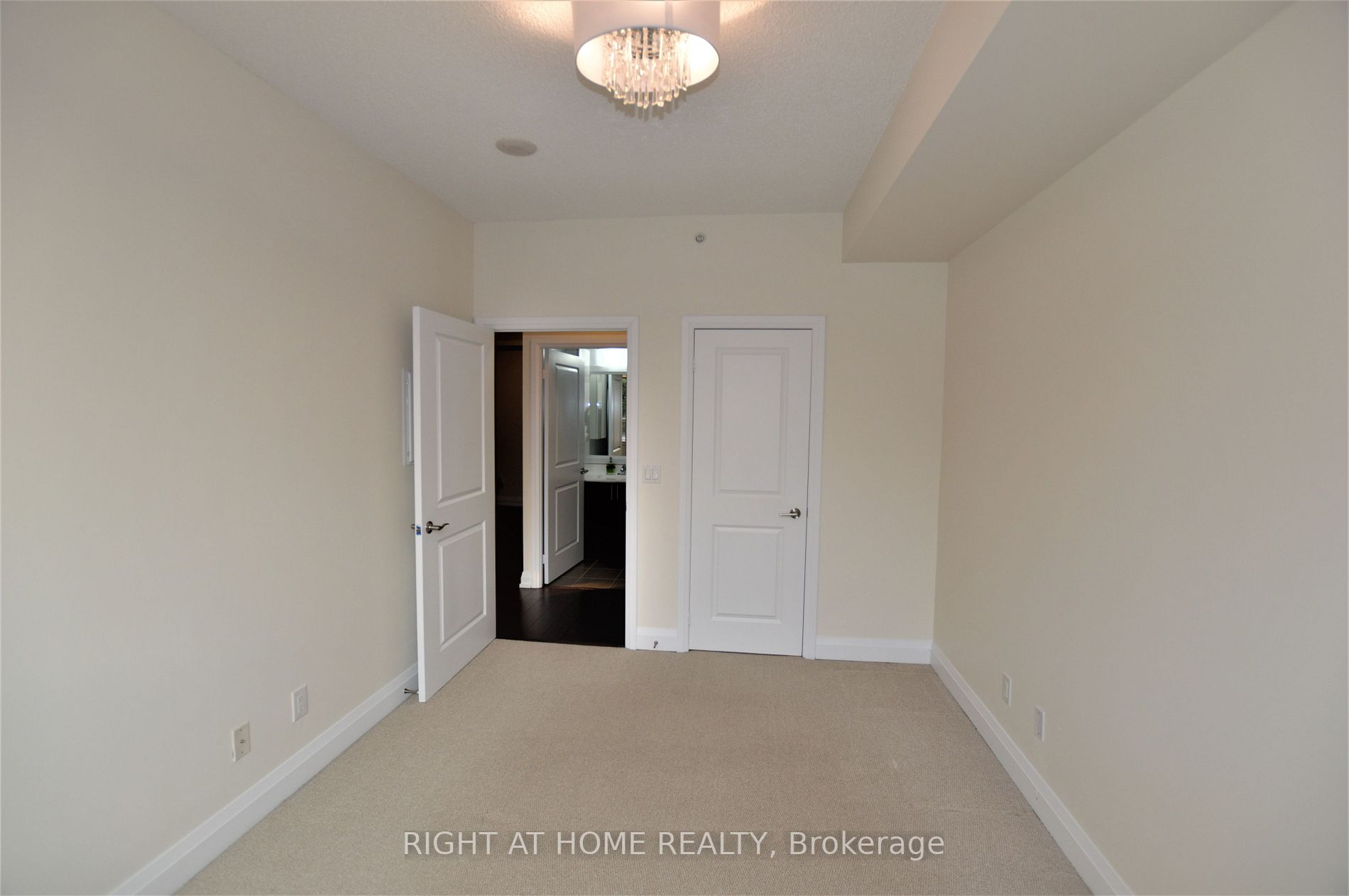 3520 Danforth Ave, #220