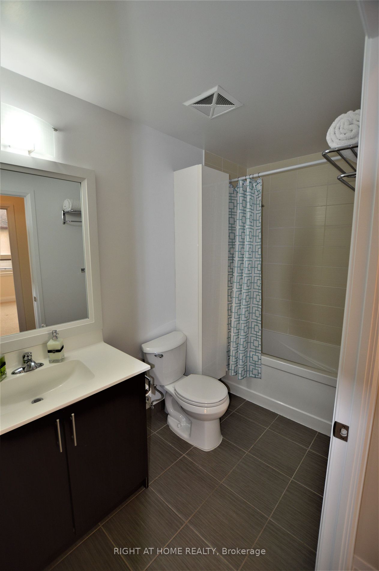 3520 Danforth Ave, #220
