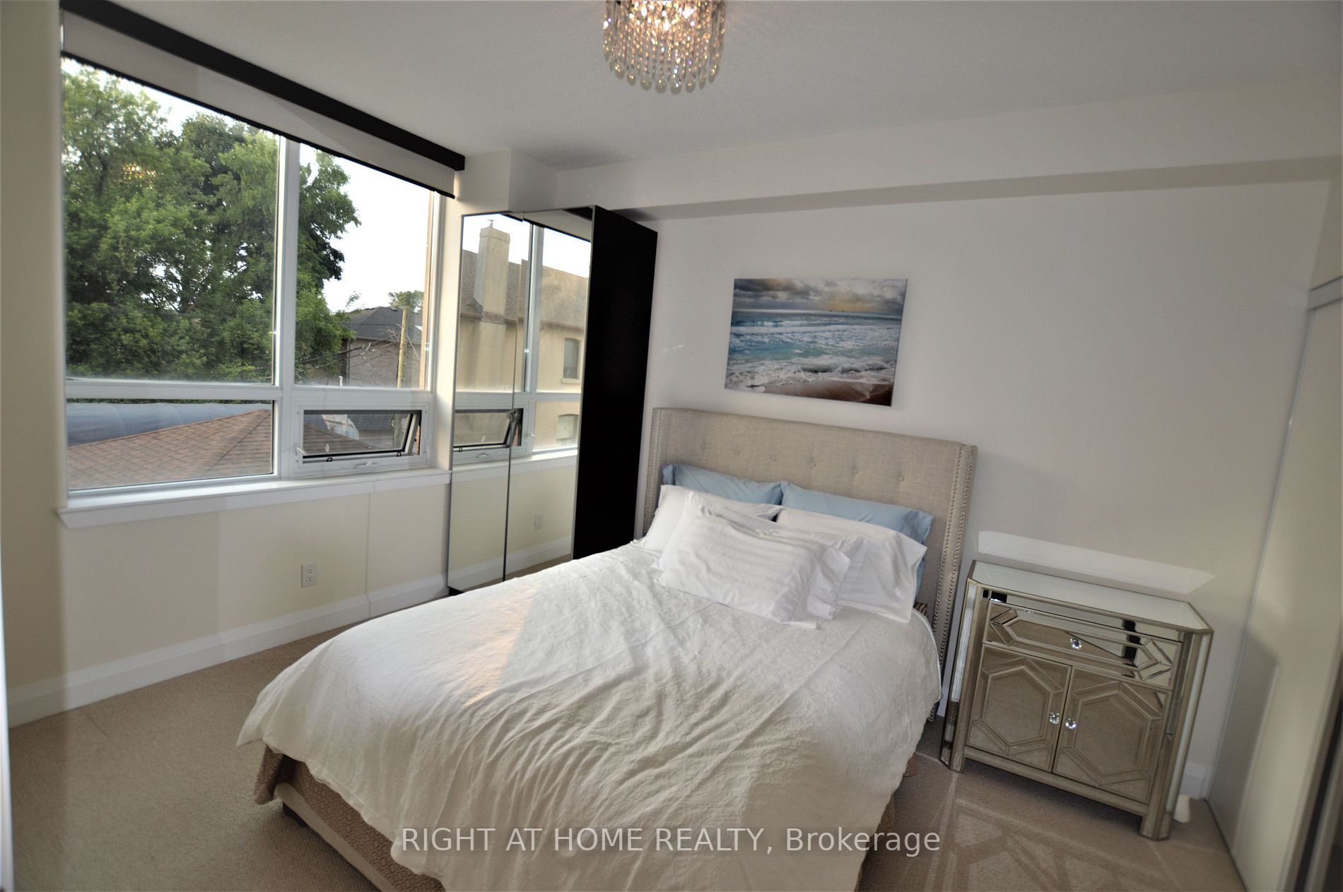 3520 Danforth Ave, #220