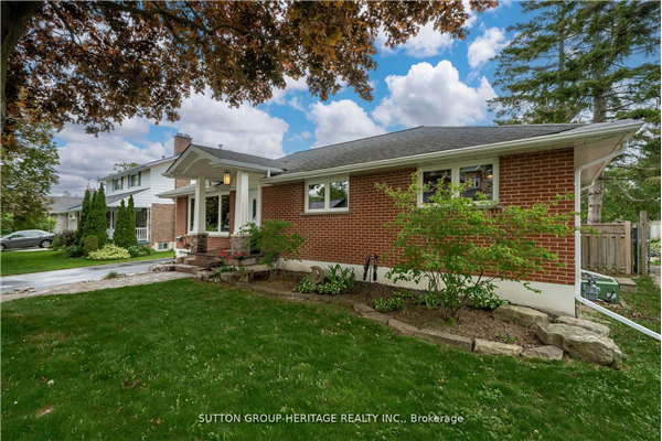102 Christena Cres, Ajax