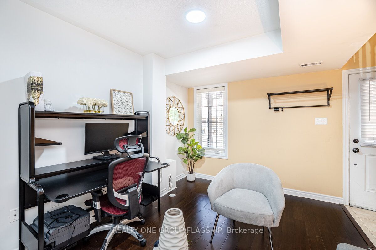 6 Naylor Lane, #85
