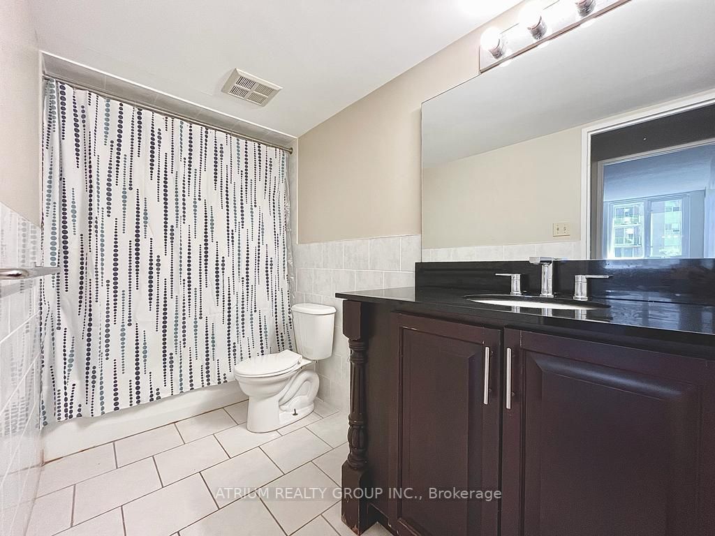 15 Sewells Road W, #401