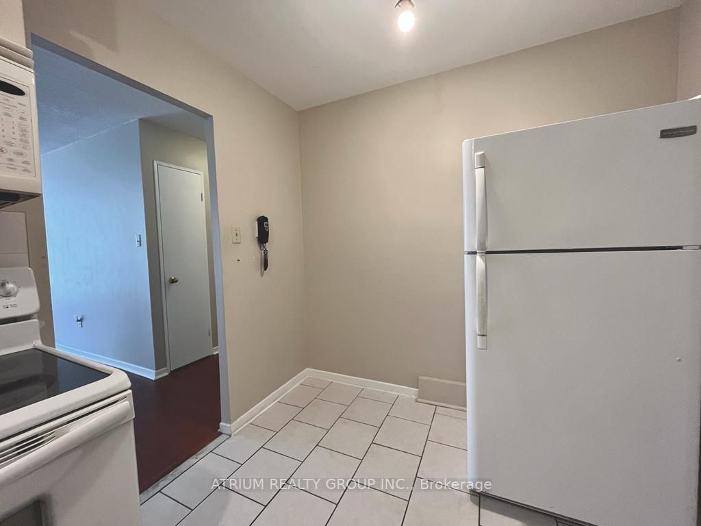 15 Sewells Road W, #401