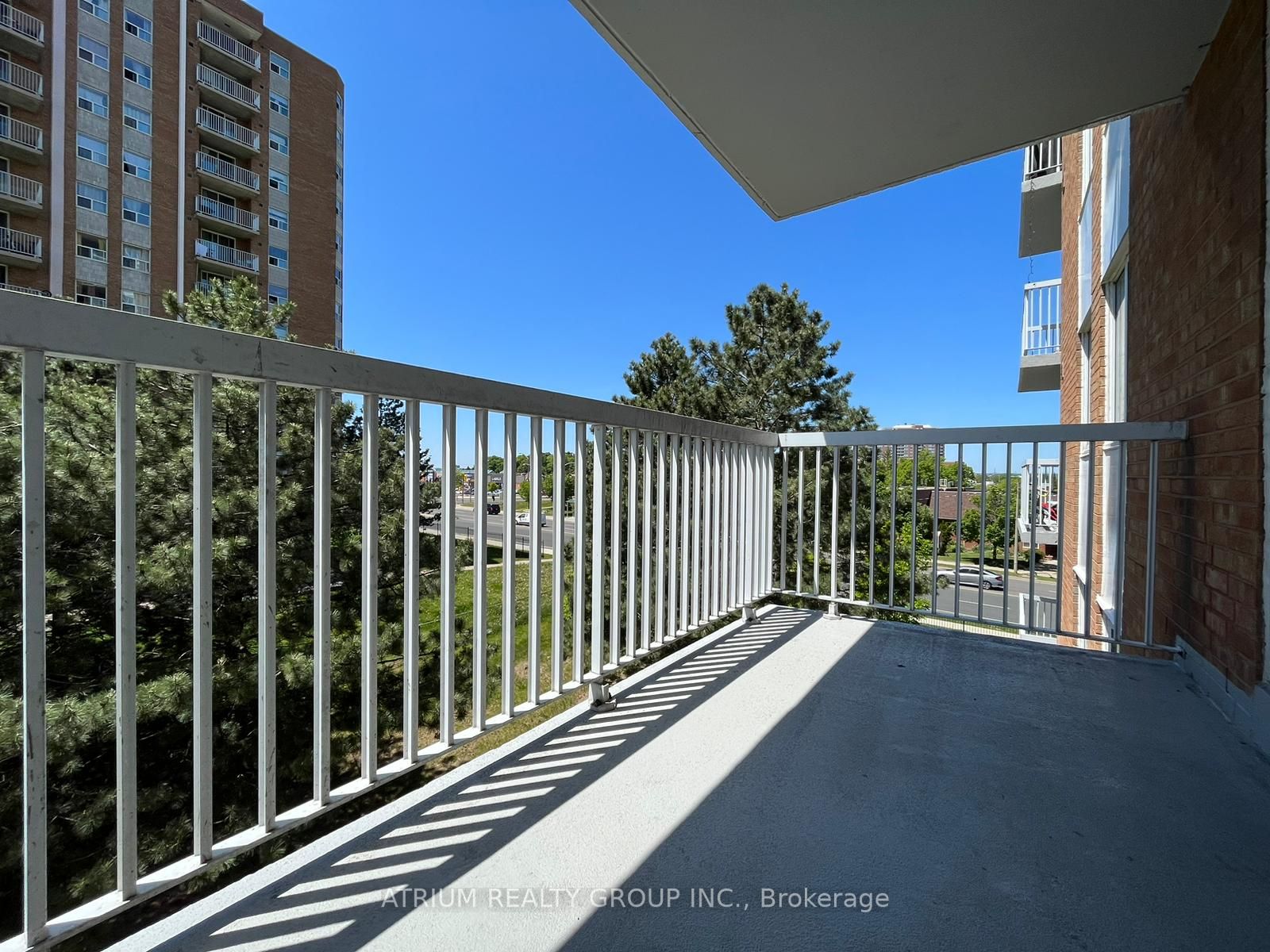 15 Sewells Road W, #401