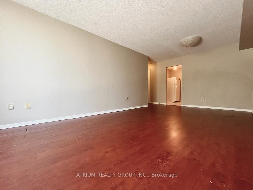 15 Sewells Road W, #401
