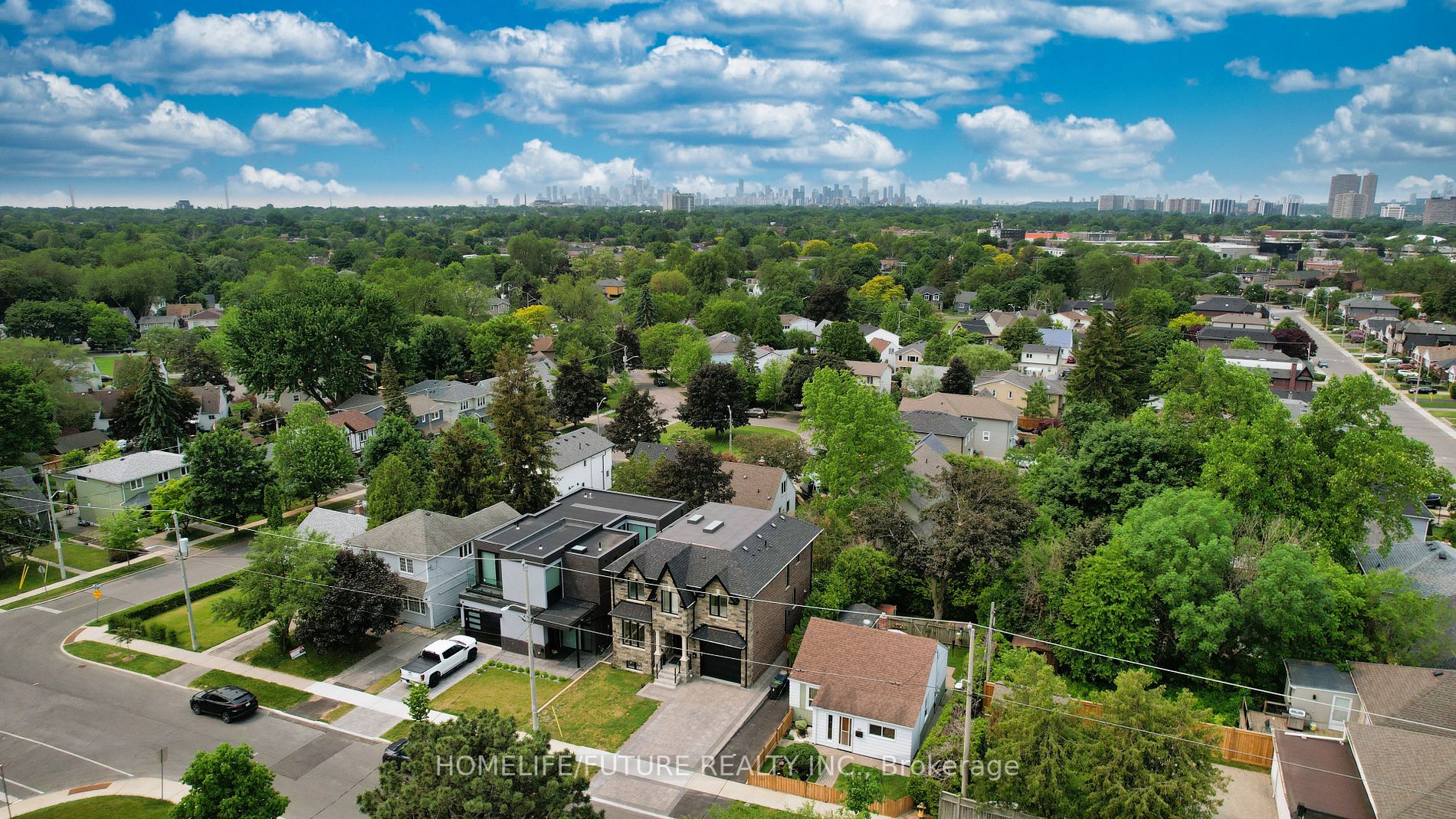 98 Squires Ave