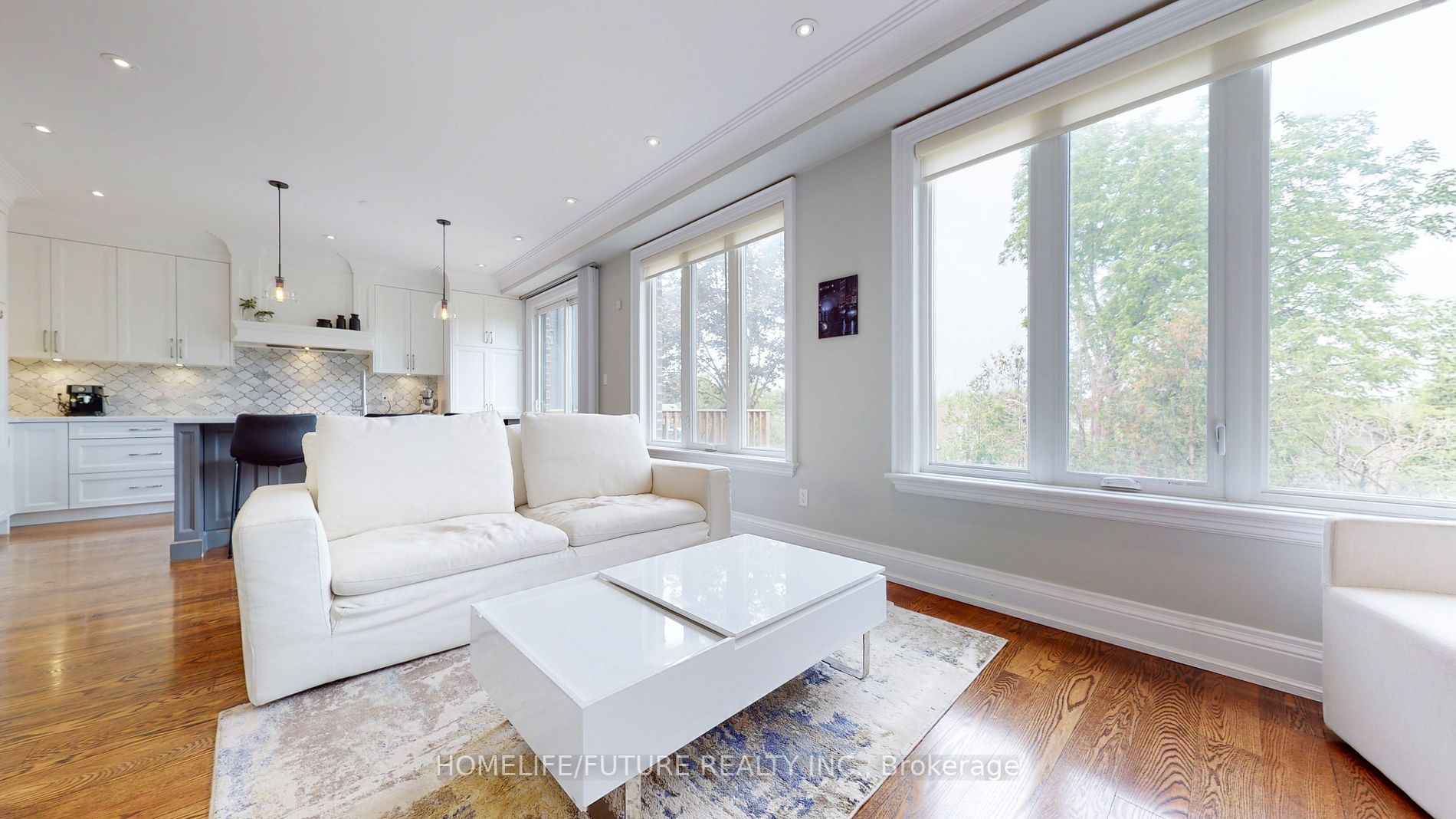 98 Squires Ave
