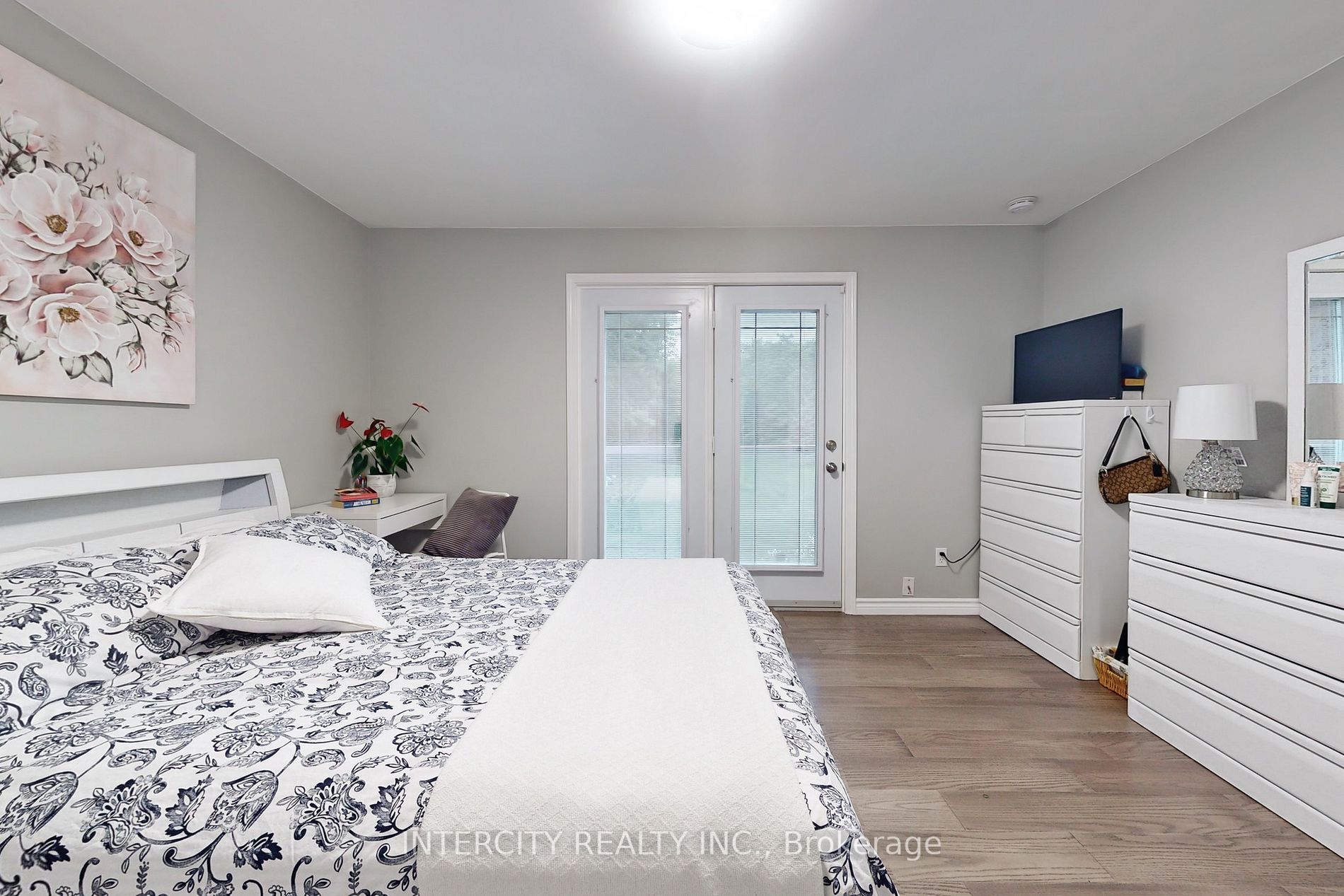 3505 Cochrane Street