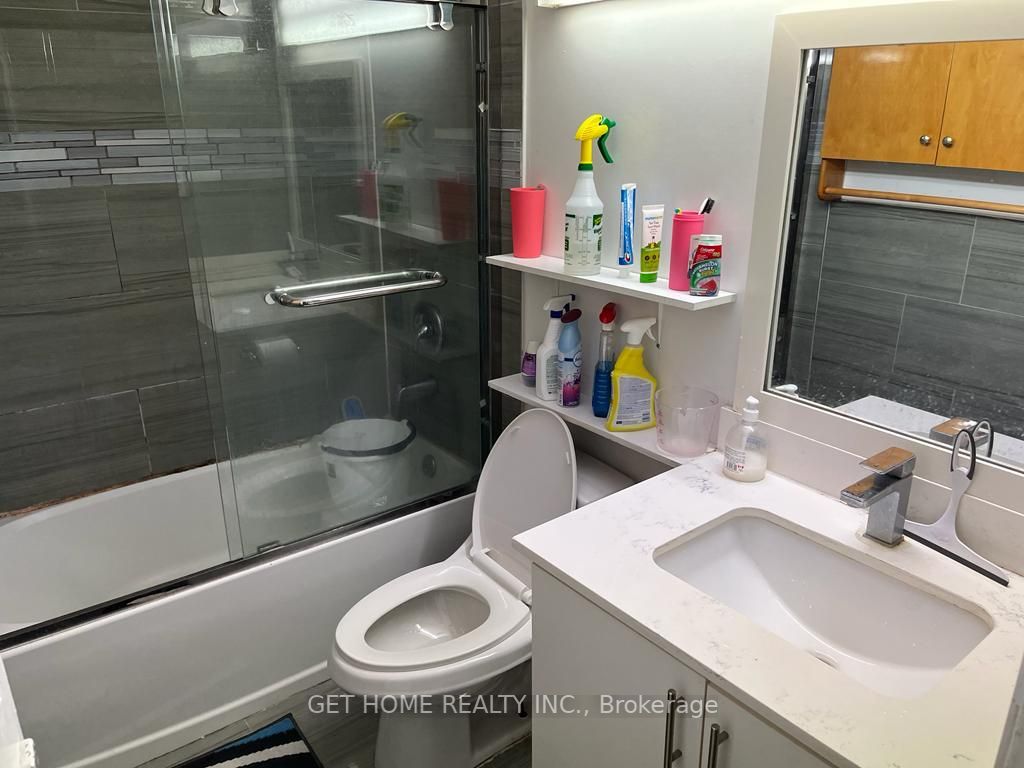 1 Massey Sq, #404
