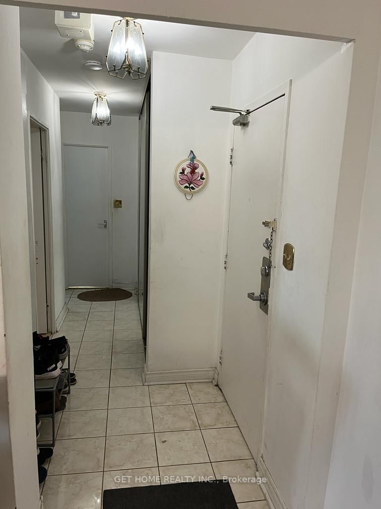 1 Massey Sq, #404