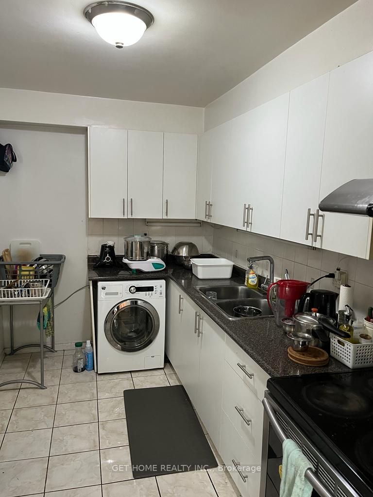 1 Massey Sq, #404