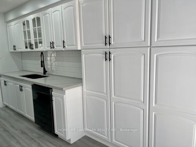 157 Murison Blvd