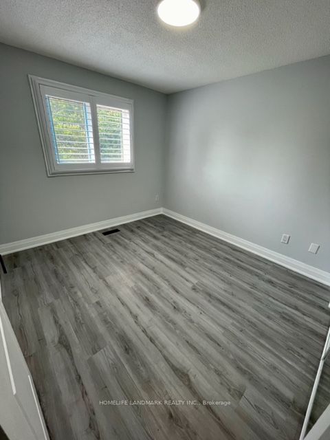 157 Murison Blvd