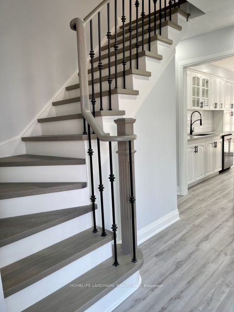 157 Murison Blvd