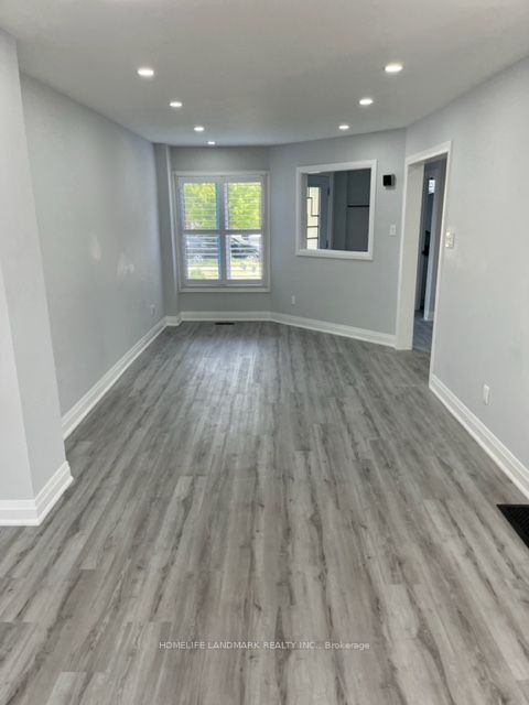 157 Murison Blvd