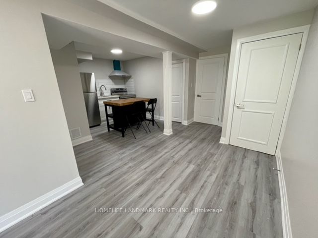 157 Murison Blvd