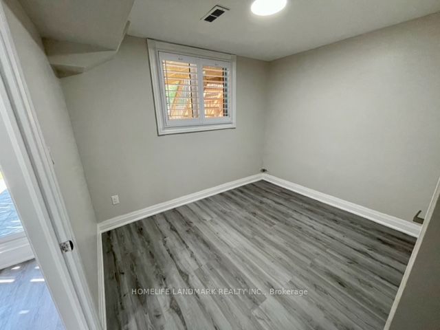 157 Murison Blvd
