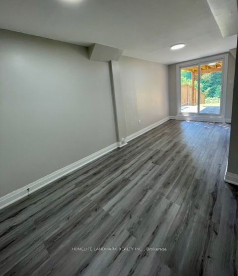 157 Murison Blvd