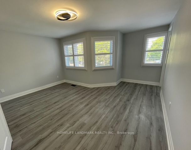 157 Murison Blvd