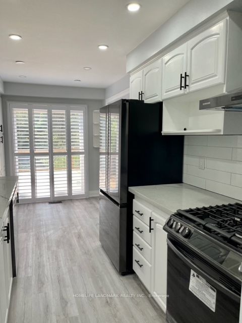 157 Murison Blvd