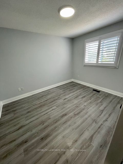 157 Murison Blvd