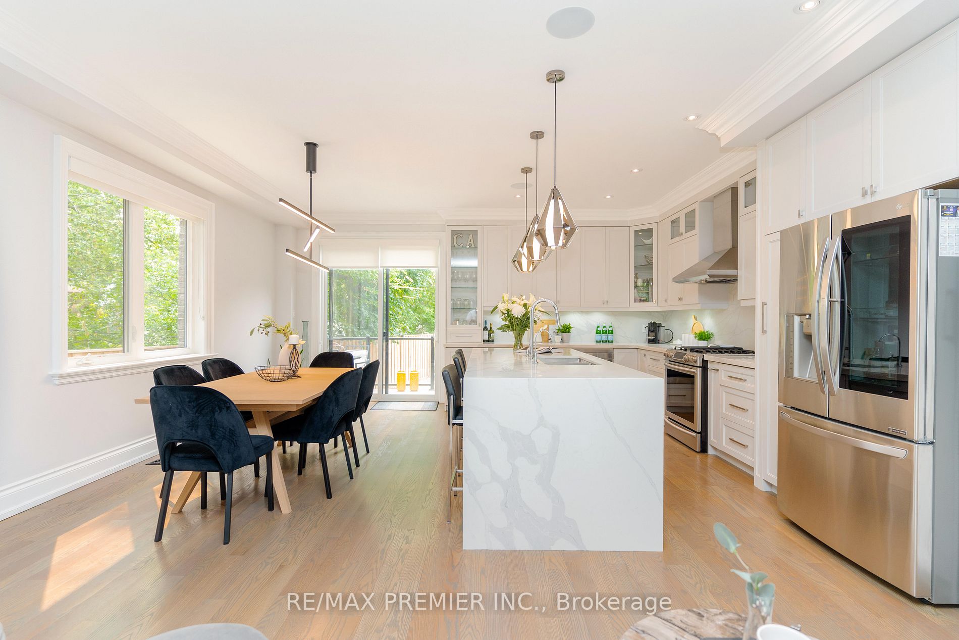 85 Adanac Dr