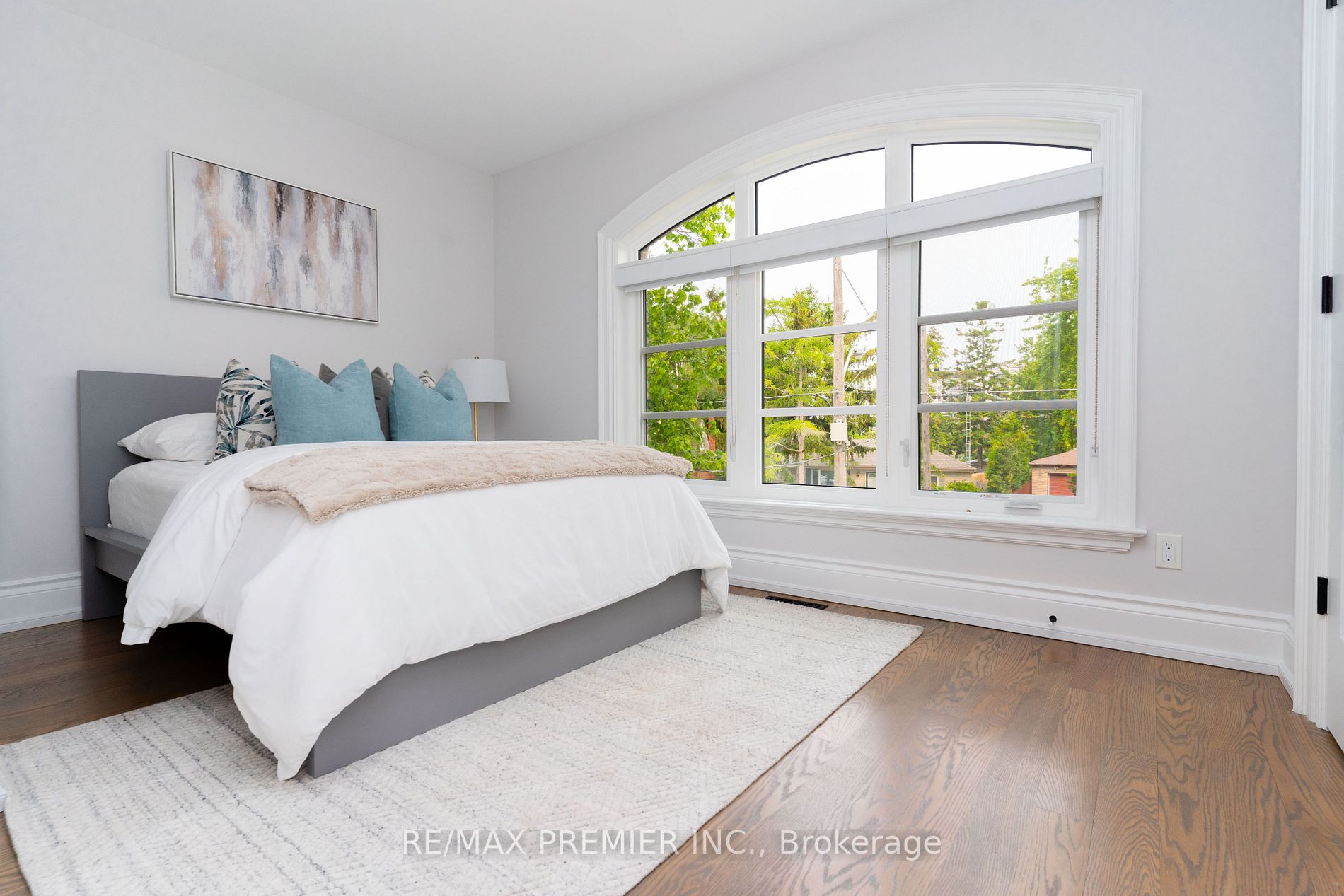 85 Adanac Dr