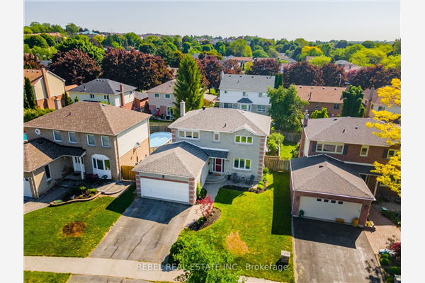 839 White Ash Dr, Whitby