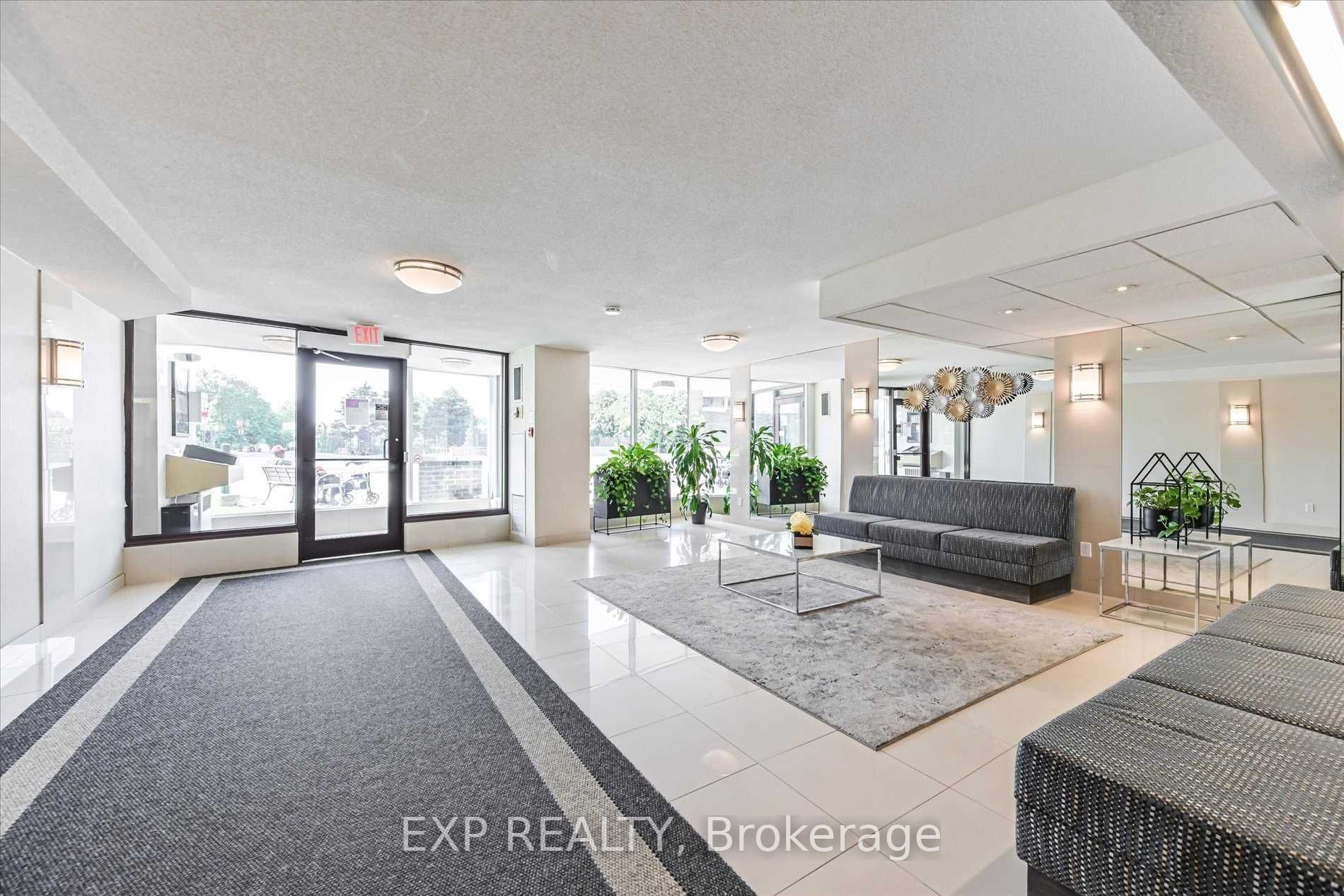 45 Huntingdale Blvd, #604