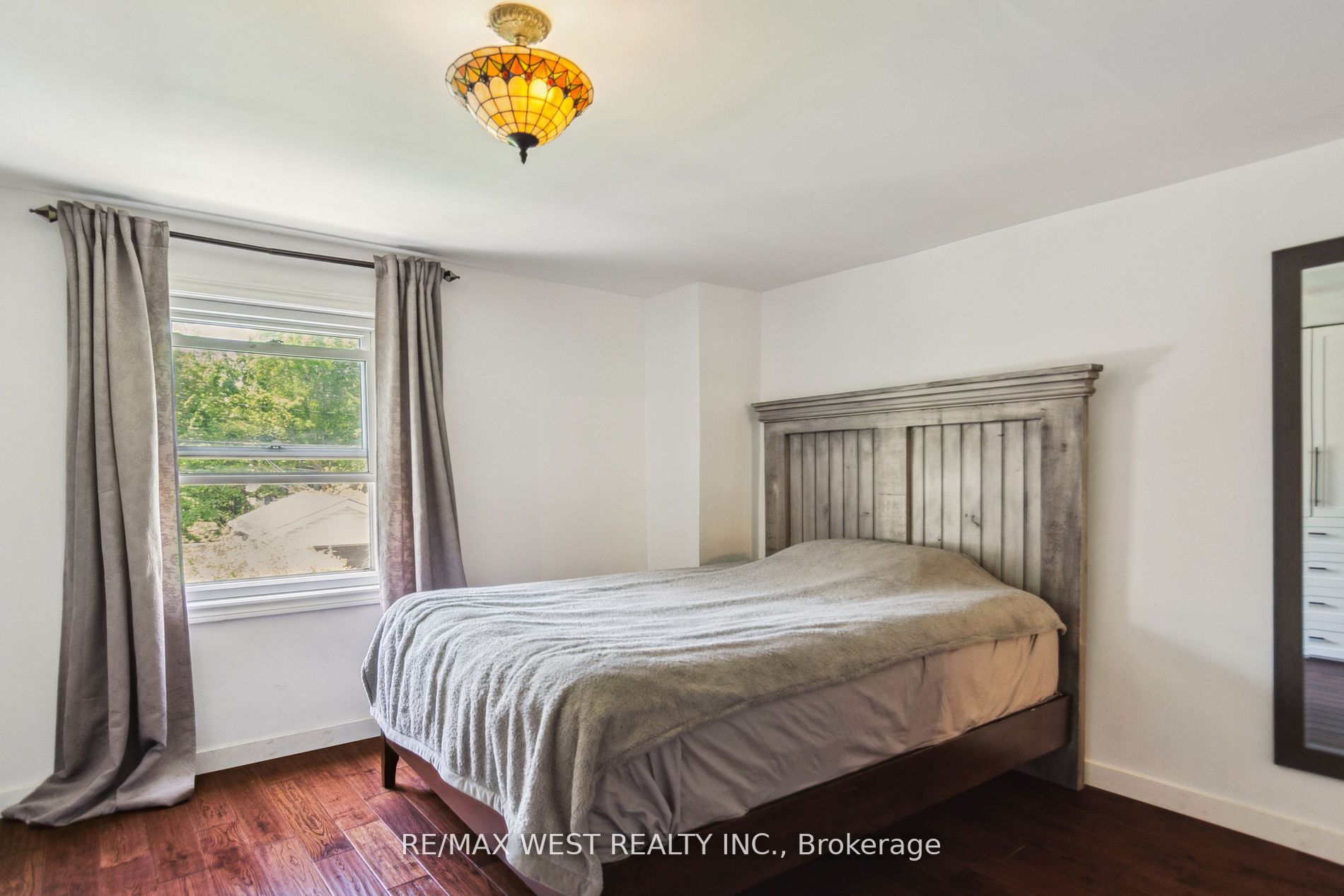 68 Hastings Ave