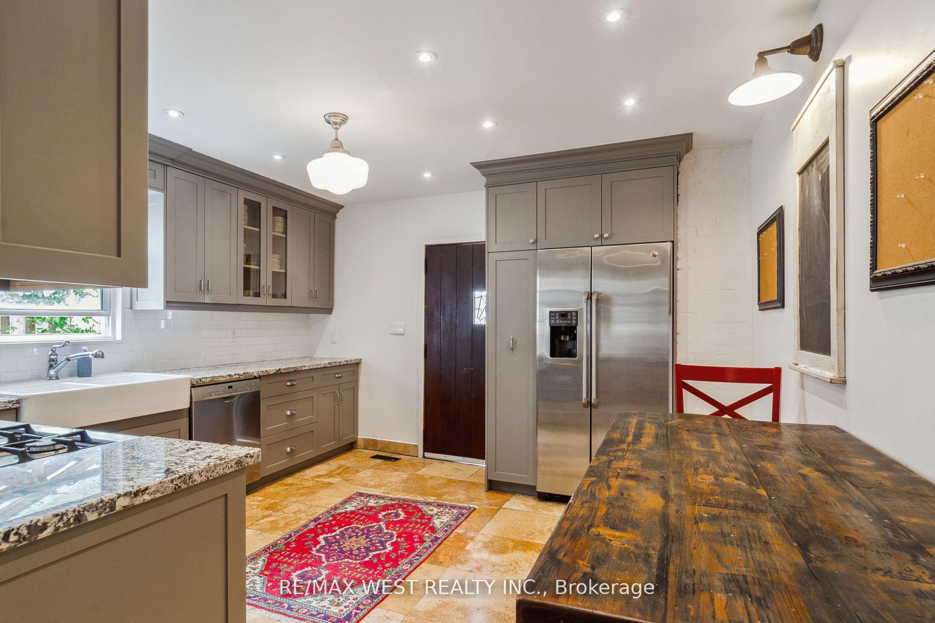 68 Hastings Ave