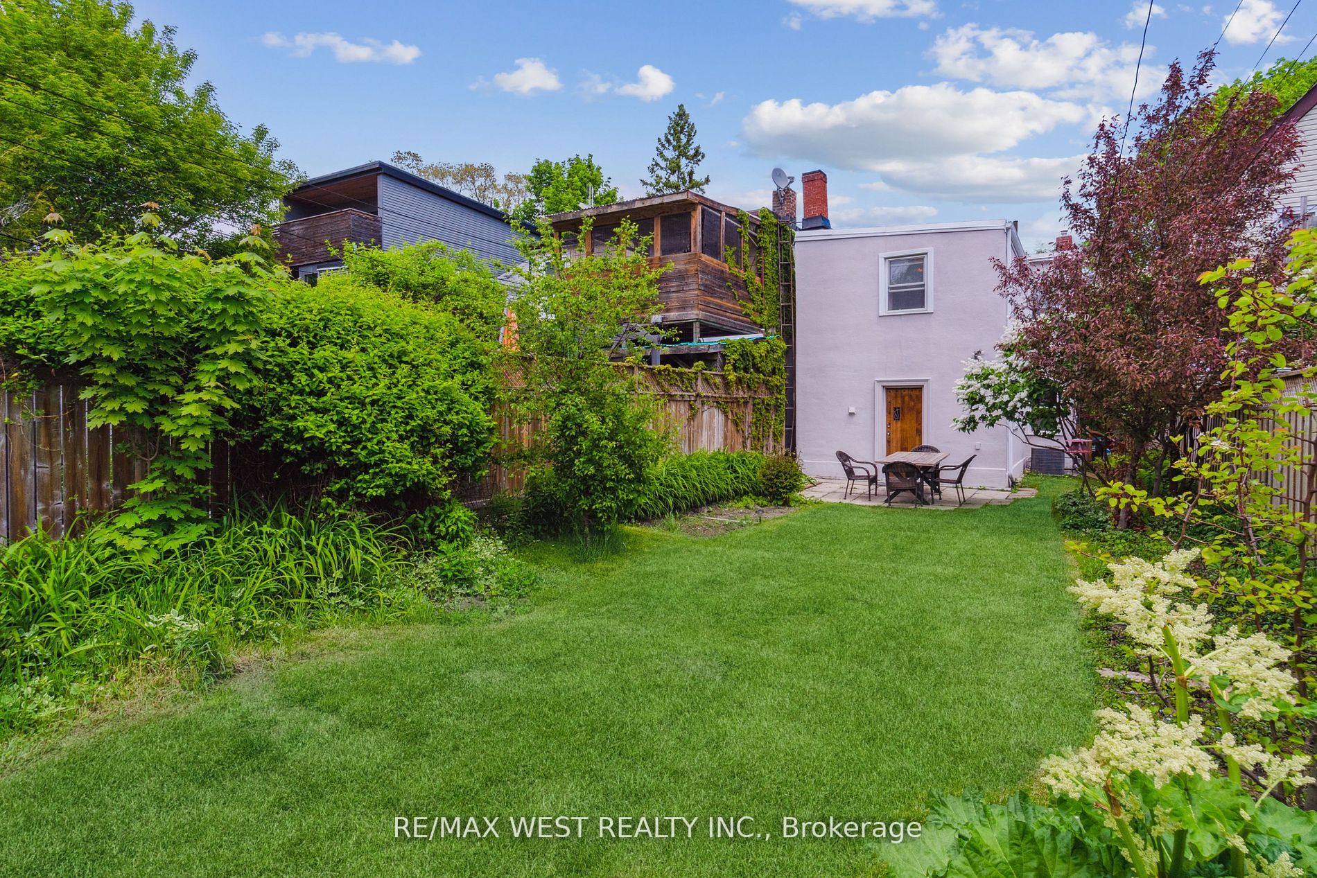 68 Hastings Ave