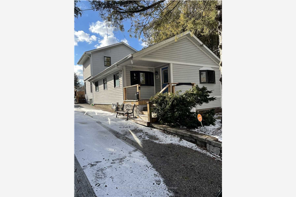 1866 Fairport Rd, Pickering