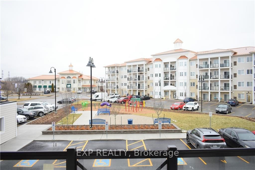 50 Lakebreeze Dr, #225