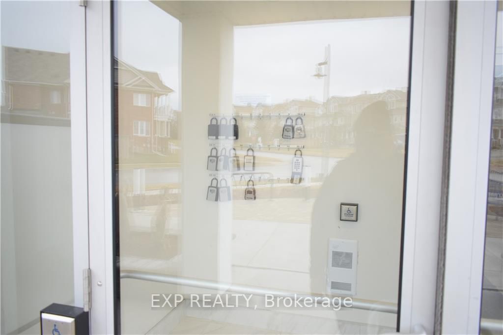 50 Lakebreeze Dr, #225