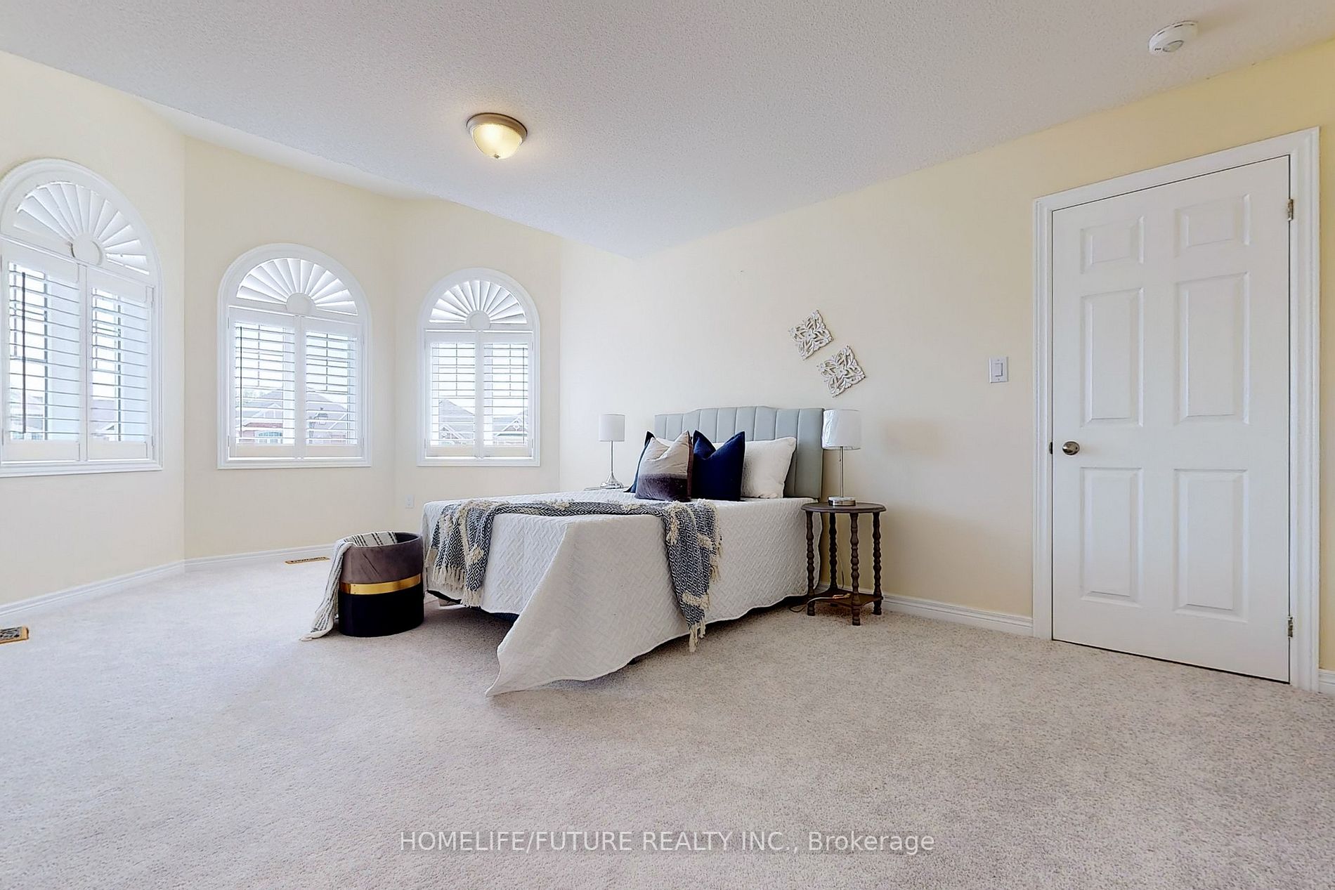 688 Audley Rd S