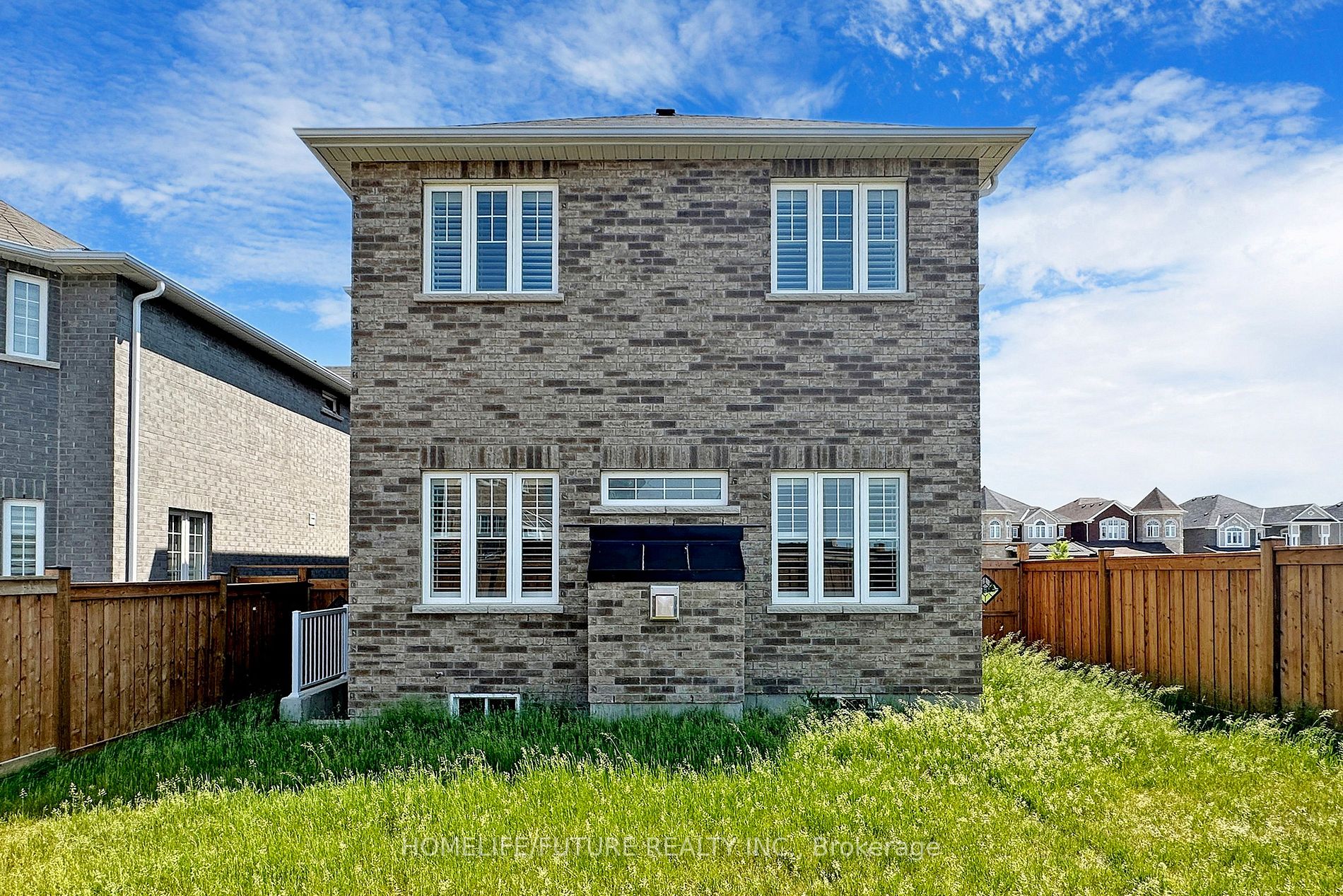 688 Audley Rd S