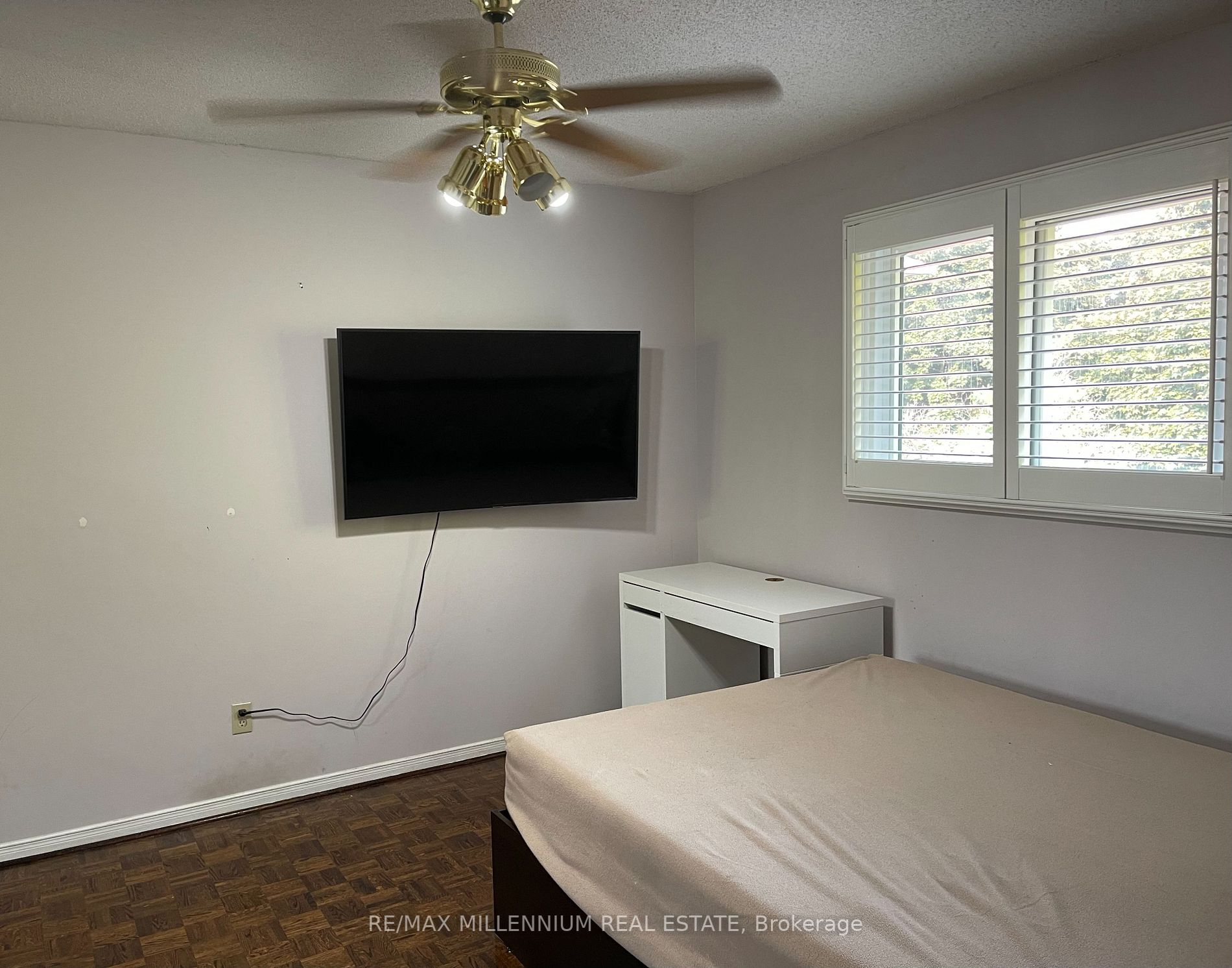 2388 Wildwood Crescent