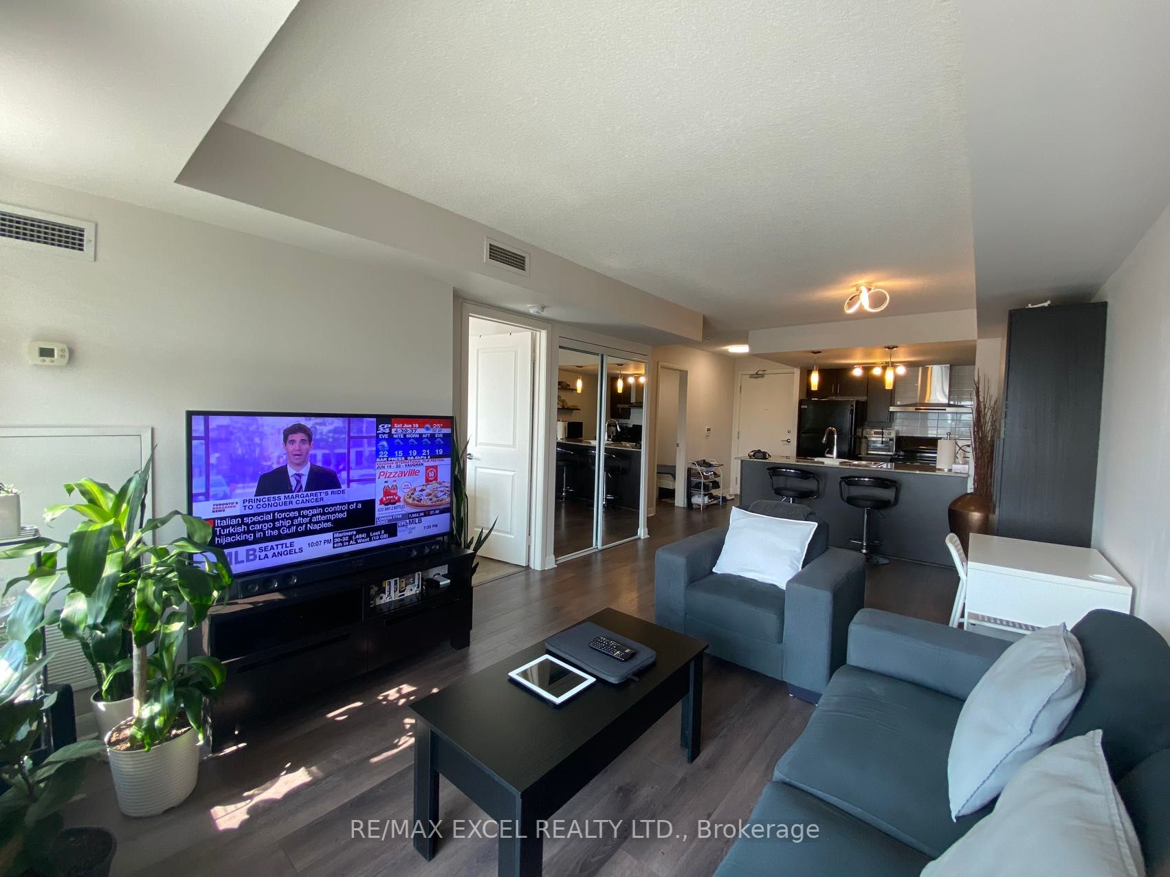 190 Borough Dr, #809