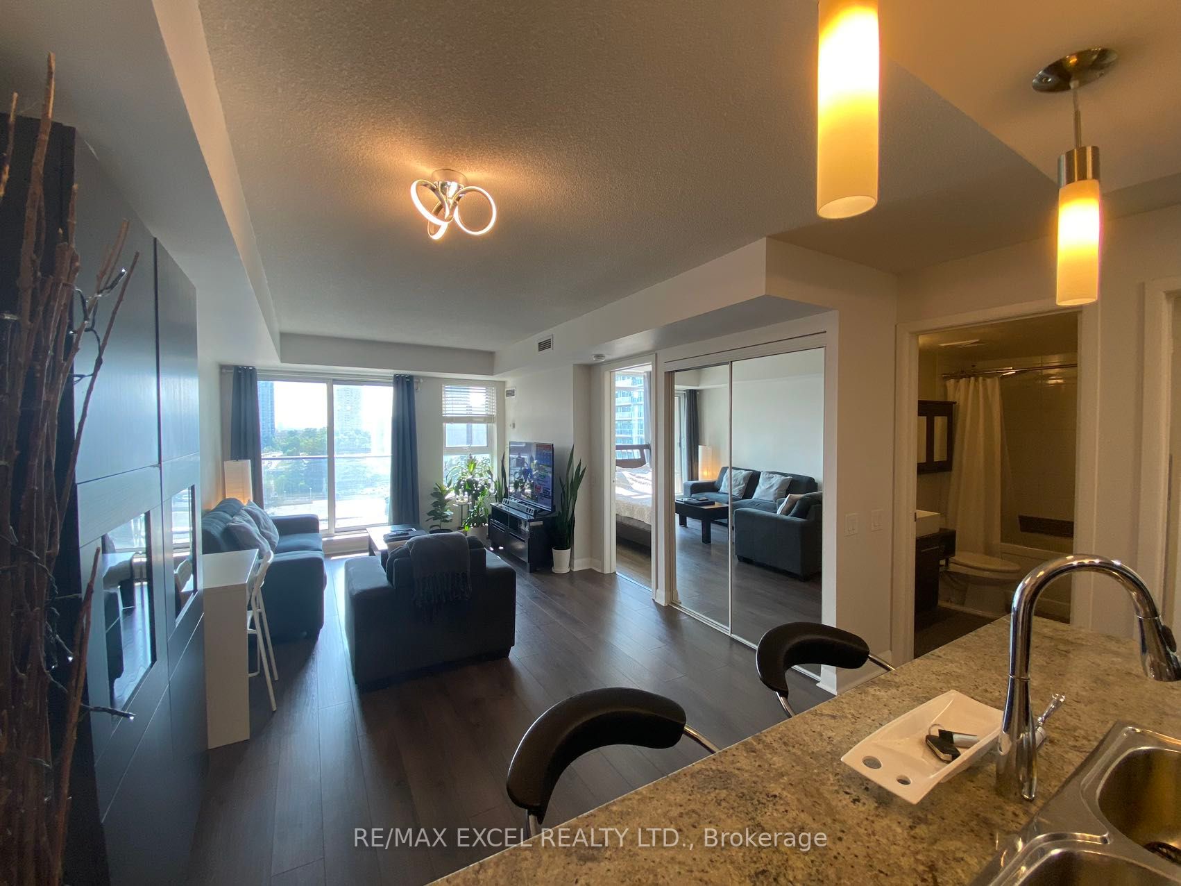 190 Borough Dr, #809