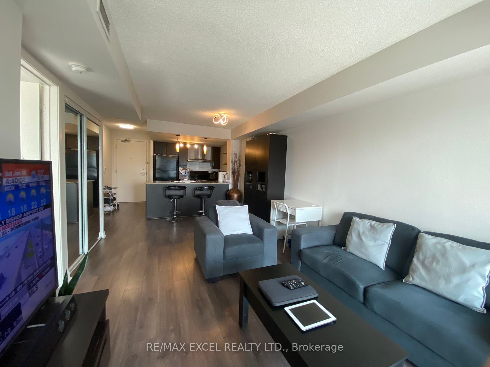 190 Borough Dr, #809