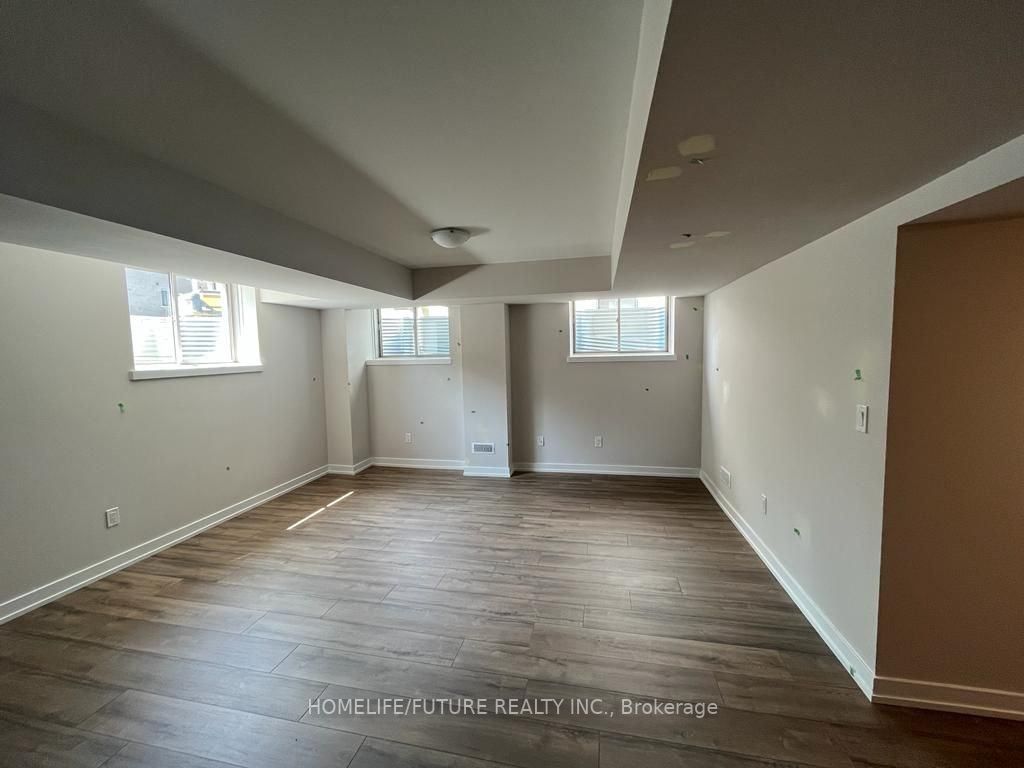 400 Finch Avenue, #37