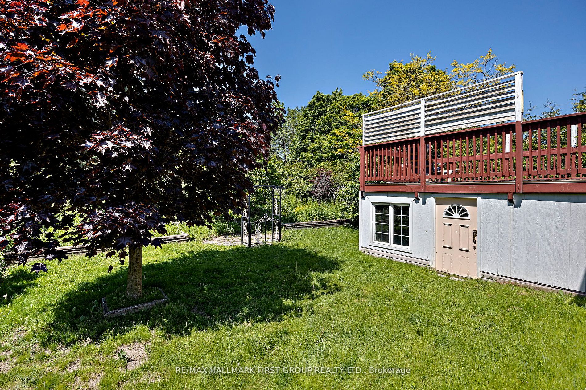 4 Orchard Park Dr