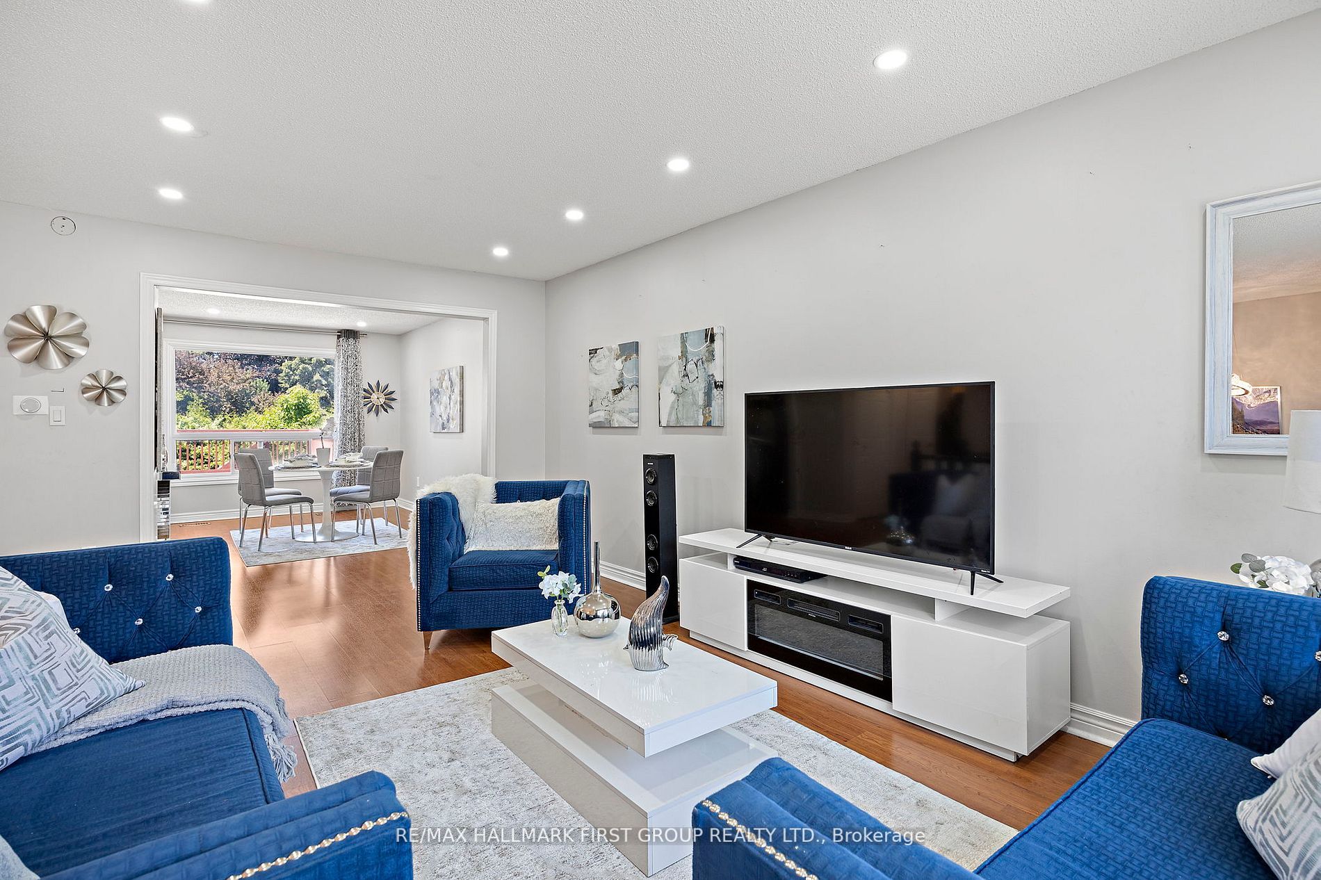 4 Orchard Park Dr