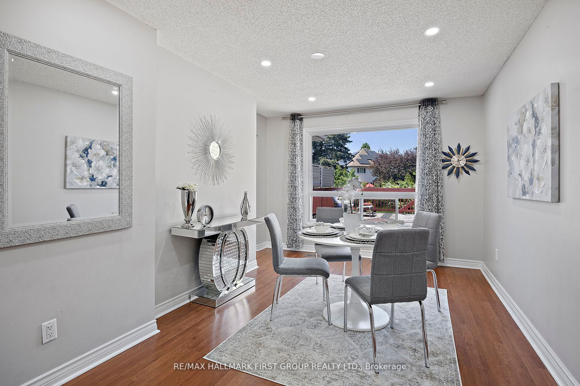 4 Orchard Park Dr