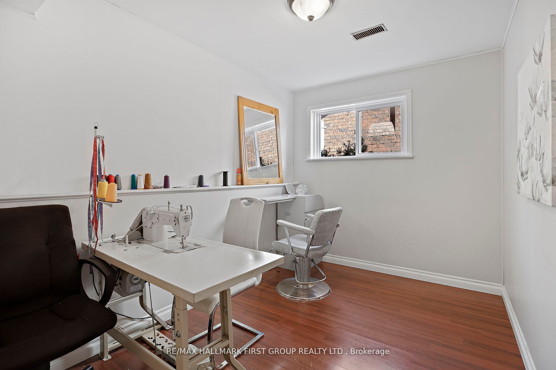4 Orchard Park Dr