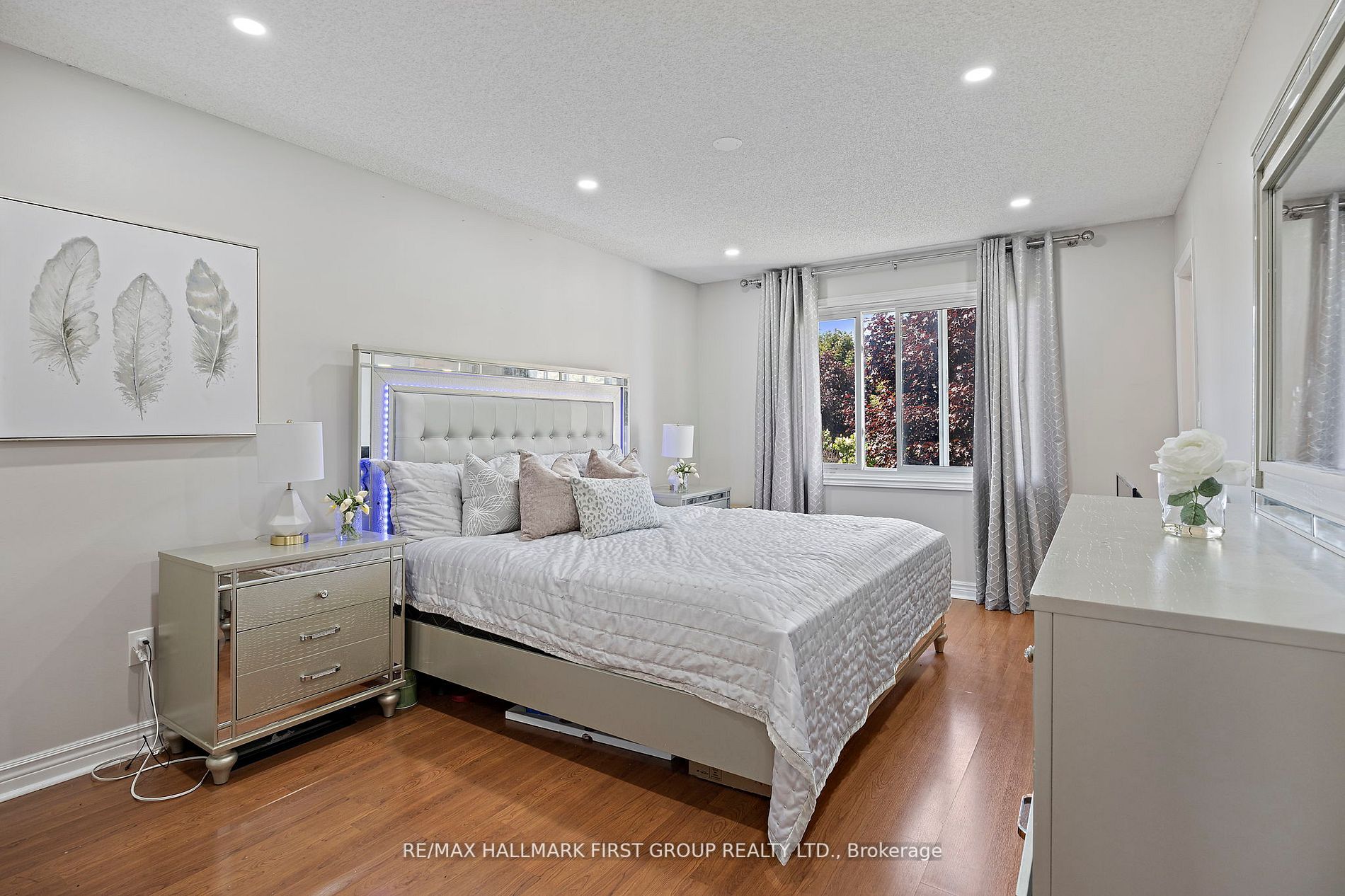 4 Orchard Park Dr