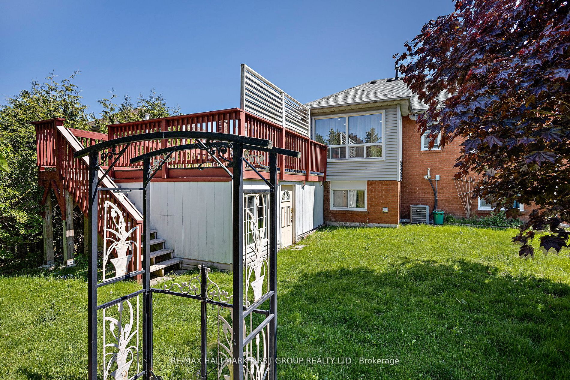 4 Orchard Park Dr
