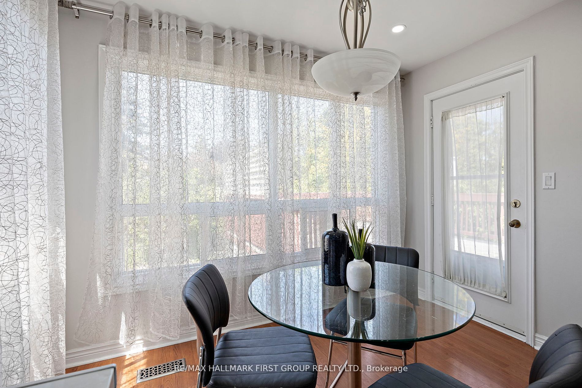 4 Orchard Park Dr